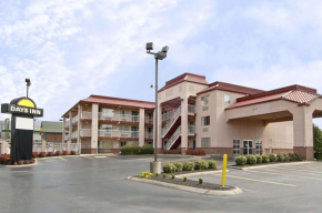  Days Inn by Wyndham Airport Nashville East  Нашвилл